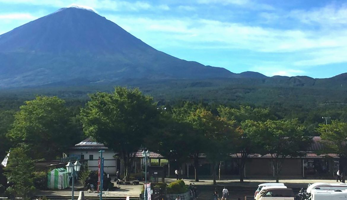 富士山の景色も物産も名水も！「道の駅なるさわ」