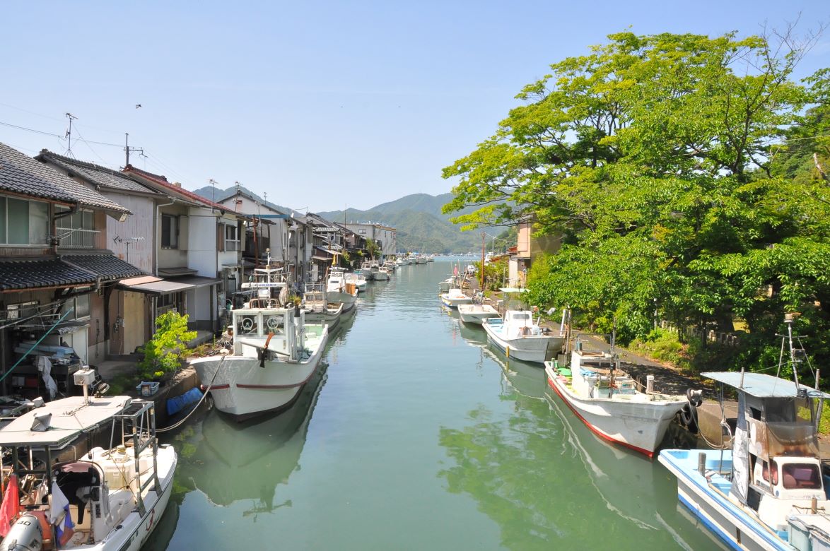 古き佳き漁師町風景が広がる絶景スポット「吉原入江」