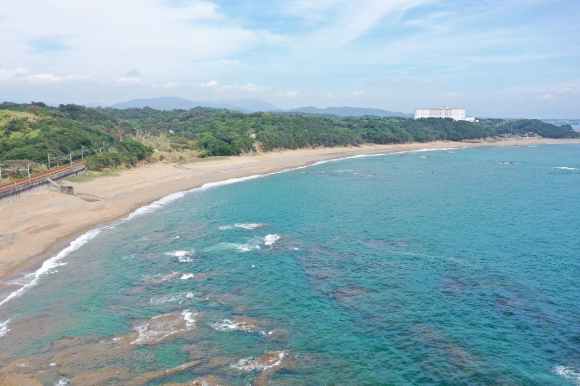 熊野古道紀伊路の中で、唯一浜辺を歩く「千里の浜」