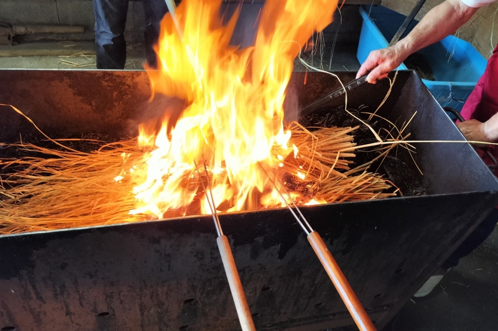 カツオのさばきと藁焼きタタキづくり体験