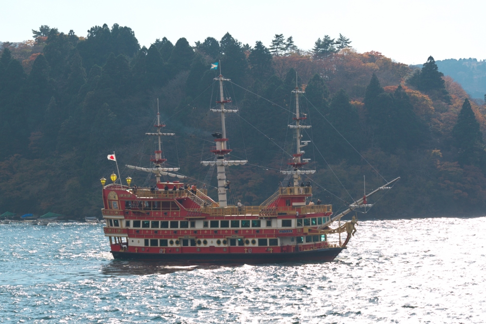 箱根海賊船で芦ノ湖クルーズ