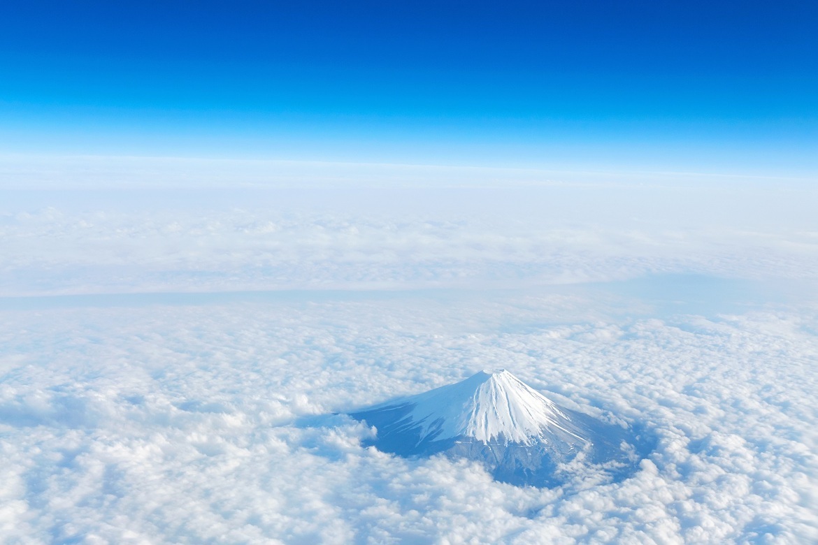 初詣やおせち料理も満喫！中部国際空港発「新春・富士山を眺めながらの遊覧フライト」1/1出発